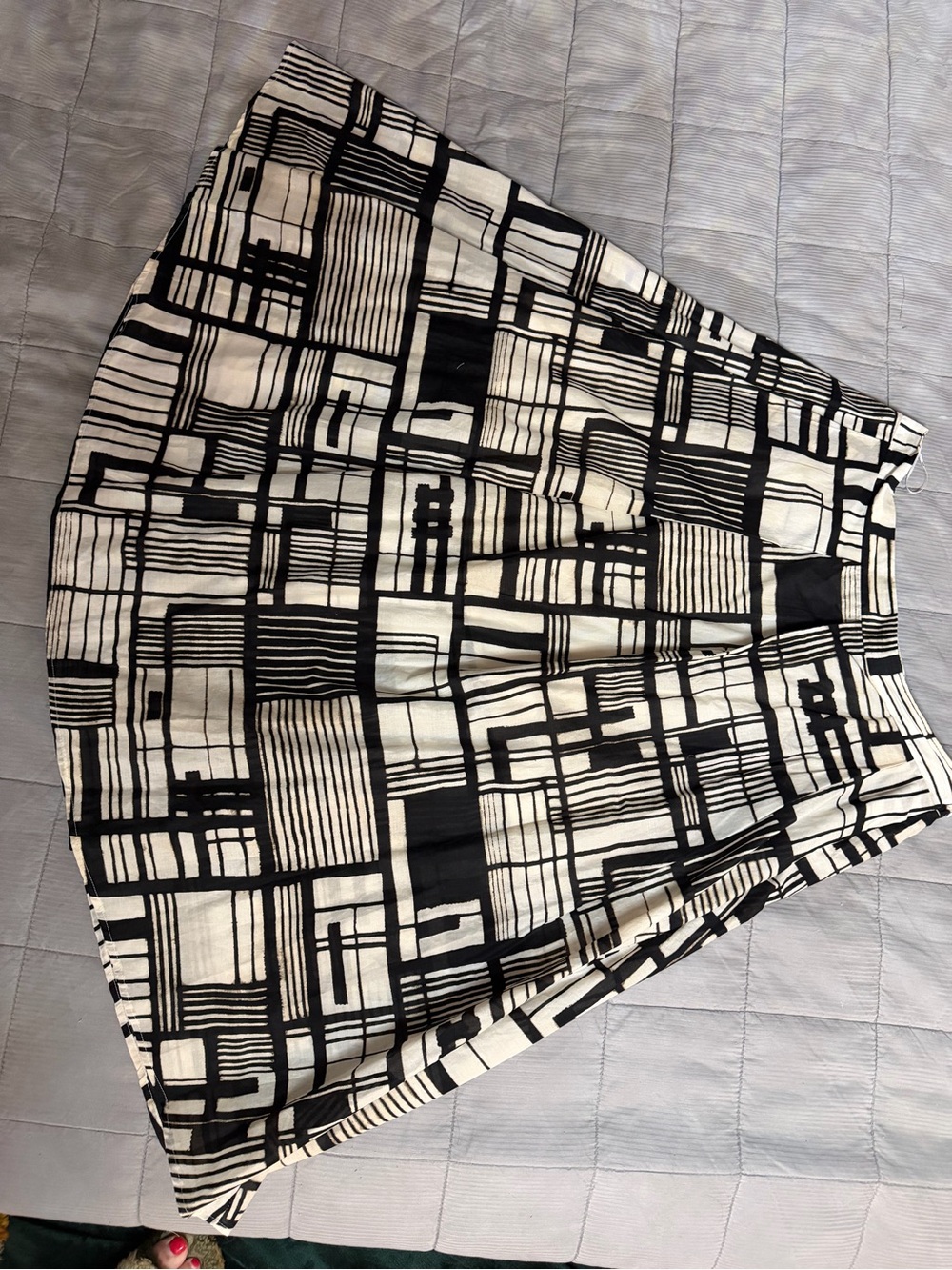DKNY Black and White Geometric Circle Skirt
